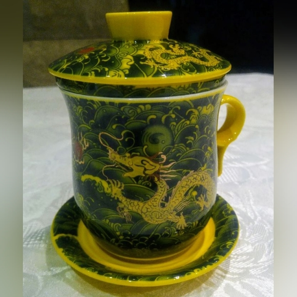 Modern ceramic tea cup with strainer and lid - Picture 6 of 13